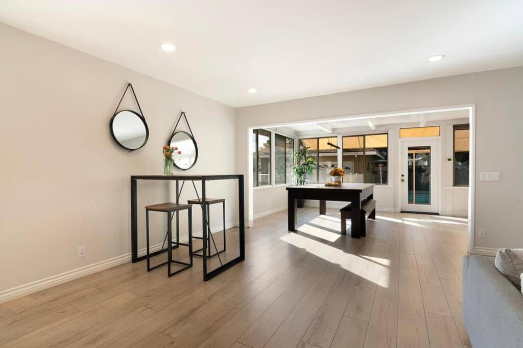 Large Home With Pool + Jacuzzi Los Angeles Eksteriør bilde