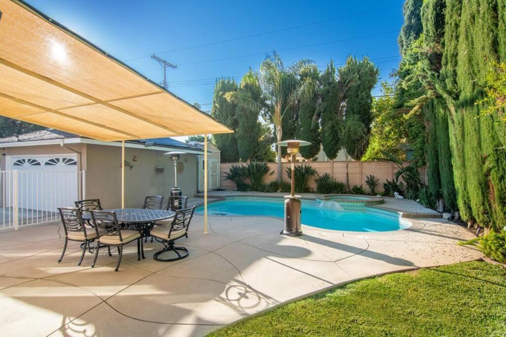 Large Home With Pool + Jacuzzi Los Angeles Eksteriør bilde